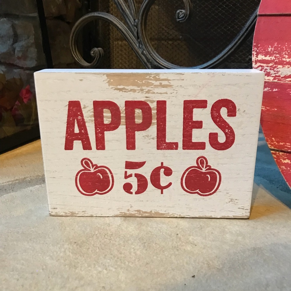 NWT Fall Apple Decor Signs - Picture 2 of 5